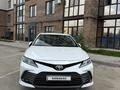 Toyota Camry 2023 года за 14 300 000 тг. в Актобе – фото 19