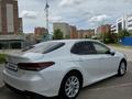 Toyota Camry 2023 года за 14 300 000 тг. в Актобе – фото 20