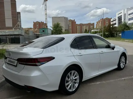 Toyota Camry 2023 года за 14 300 000 тг. в Актобе – фото 22