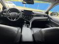 Toyota Camry 2023 года за 14 300 000 тг. в Актобе – фото 8