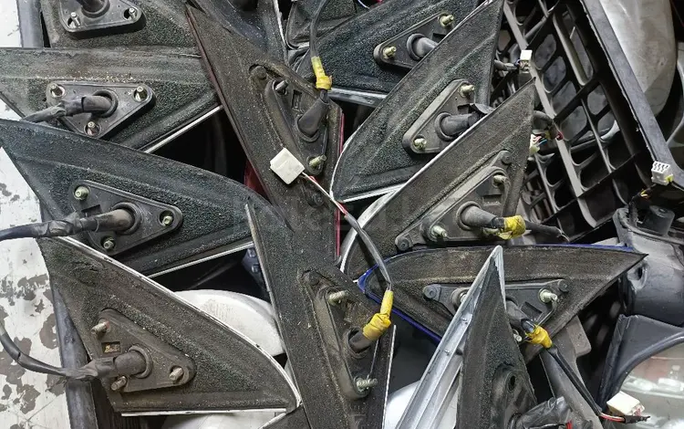 Боковые зеркало заднего вида за 35 000 тг. в Алматы