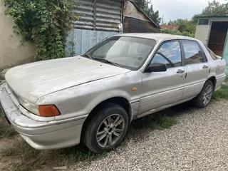 Mitsubishi Galant