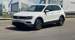 Volkswagen Tiguan 2018 года за 14 700 000 тг. в Алматы