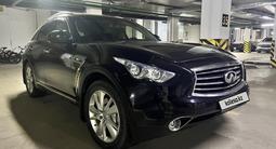 Infiniti QX70 2014 года за 11 700 000 тг. в Астана – фото 2