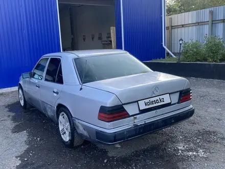 Mercedes-Benz E 230 1991 года за 1 200 000 тг. в Караганда – фото 3