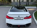 BMW 540 2018 года за 21 400 000 тг. в Караганда – фото 2