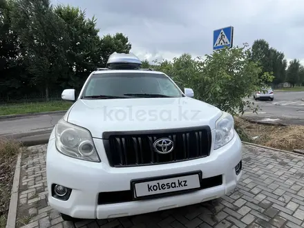 Toyota Land Cruiser Prado 2011 года за 12 600 000 тг. в Алматы – фото 2