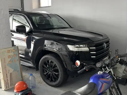 Toyota Land Cruiser 2023 года за 47 000 000 тг. в Усть-Каменогорск – фото 2