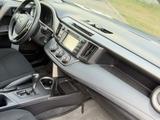 Toyota RAV4 2018 года за 10 000 000 тг. в Астана – фото 4