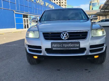 Volkswagen Touareg 2003 года за 3 500 000 тг. в Караганда – фото 16