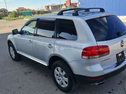 Volkswagen Touareg 2003 года за 3 500 000 тг. в Караганда – фото 4