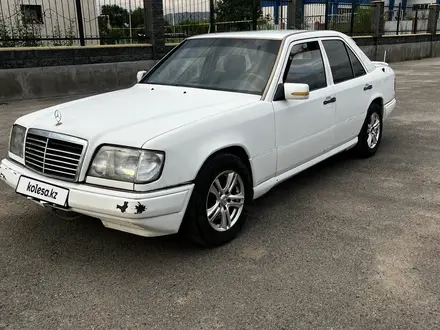 Mercedes-Benz E 280 1994 года за 1 500 000 тг. в Алматы – фото 2