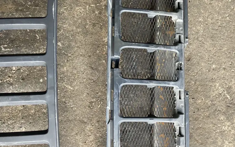 Решетка радиатора jeep grabd cherokee за 95 000 тг. в Алматы