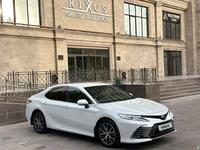 Toyota Camry 2021 года за 17 300 000 тг. в Шымкент