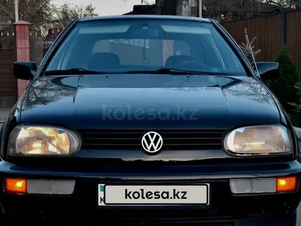 Volkswagen Golf 1996 года за 2 000 000 тг. в Алматы – фото 2