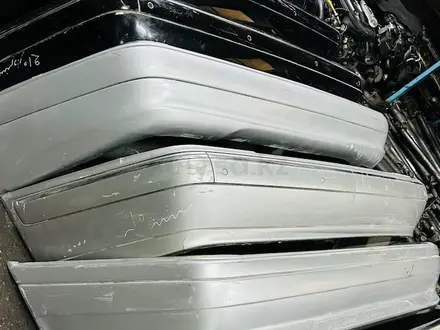 W210 AMG задний бампер до рестайлинг E50 AMG за 200 000 тг. в Алматы – фото 2