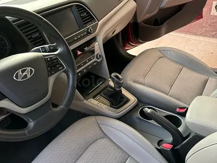 Hyundai Elantra 2016 года за 6 000 000 тг. в Шымкент – фото 22