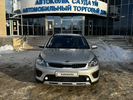 Kia Rio X-Line 2020 года за 8 200 000 тг. в Уральск – фото 2