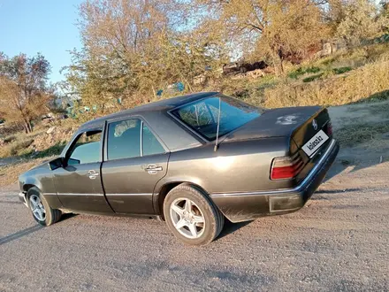 Mercedes-Benz E 200 1992 года за 700 000 тг. в Сатпаев – фото 4