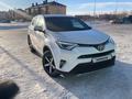 Toyota RAV4 2016 годаүшін11 200 000 тг. в Актобе – фото 26