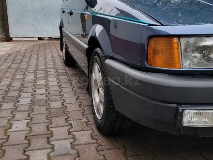 Volkswagen Passat 1993 года за 1 800 000 тг. в Алматы – фото 4