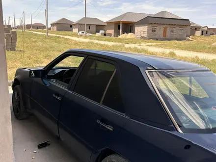 Mercedes-Benz E 230 1991 года за 1 000 000 тг. в Тараз – фото 2