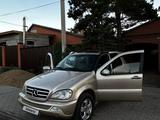 Mercedes-Benz ML 400 2002 годаүшін5 000 000 тг. в Караганда