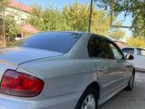 Hyundai Sonata 2002 года за 2 250 000 тг. в Туркестан – фото 2