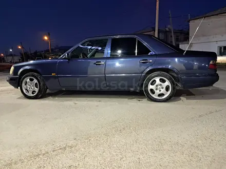 Mercedes-Benz E 280 1995 года за 1 800 000 тг. в Кызылорда – фото 2