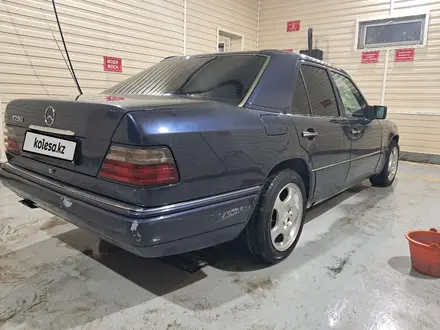 Mercedes-Benz E 280 1995 года за 1 800 000 тг. в Кызылорда – фото 6