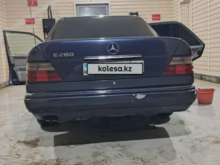 Mercedes-Benz E 280 1995 года за 1 800 000 тг. в Кызылорда – фото 8