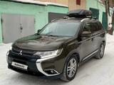 Mitsubishi Outlander 2018 года за 10 150 000 тг. в Караганда – фото 2