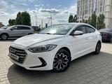 Hyundai Elantra 2018 года за 8 000 000 тг. в Уральск – фото 2