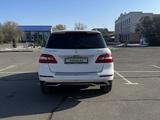 Mercedes-Benz ML 400 2014 годаfor17 000 000 тг. в Павлодар – фото 5