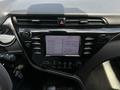 Toyota Camry 2019 года за 9 900 000 тг. в Актобе – фото 4