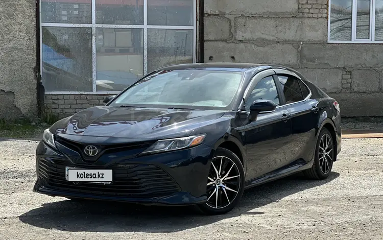 Toyota Camry 2019 года за 9 900 000 тг. в Актобе