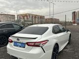 Toyota Camry 2020 года за 12 500 000 тг. в Астана – фото 4