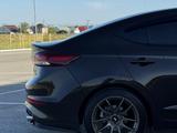 Hyundai Elantra 2018 года за 8 400 000 тг. в Уральск – фото 3
