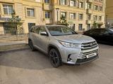 Toyota Highlander 2019 года за 16 700 000 тг. в Караганда – фото 2