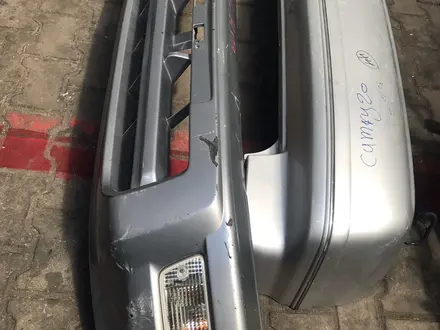 Передний бампер на Toyota RAV4 первого поколения рестайл. за 60 000 тг. в Алматы