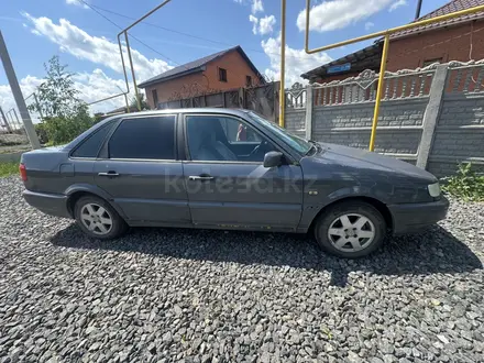 Volkswagen Passat 1995 года за 990 990 тг. в Астана