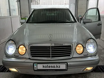 Mercedes-Benz E 280 1996 года за 3 300 000 тг. в Алматы