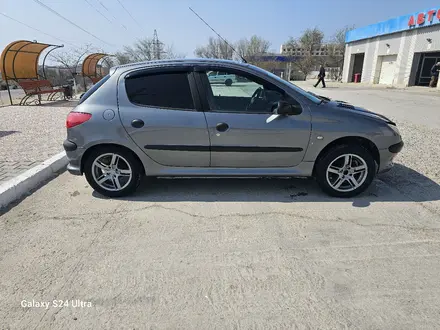 Peugeot 206 2006 года за 1 600 000 тг. в Актау – фото 4