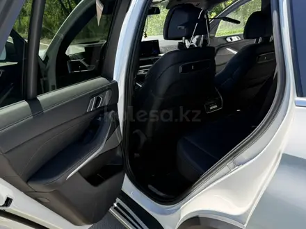 BMW X5 2025 года за 44 900 000 тг. в Астана – фото 22