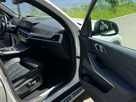 BMW X5 2025 года за 44 900 000 тг. в Астана – фото 26