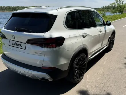 BMW X5 2025 года за 44 900 000 тг. в Астана – фото 9