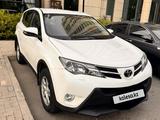 Toyota RAV4 2015 года за 9 700 000 тг. в Астана