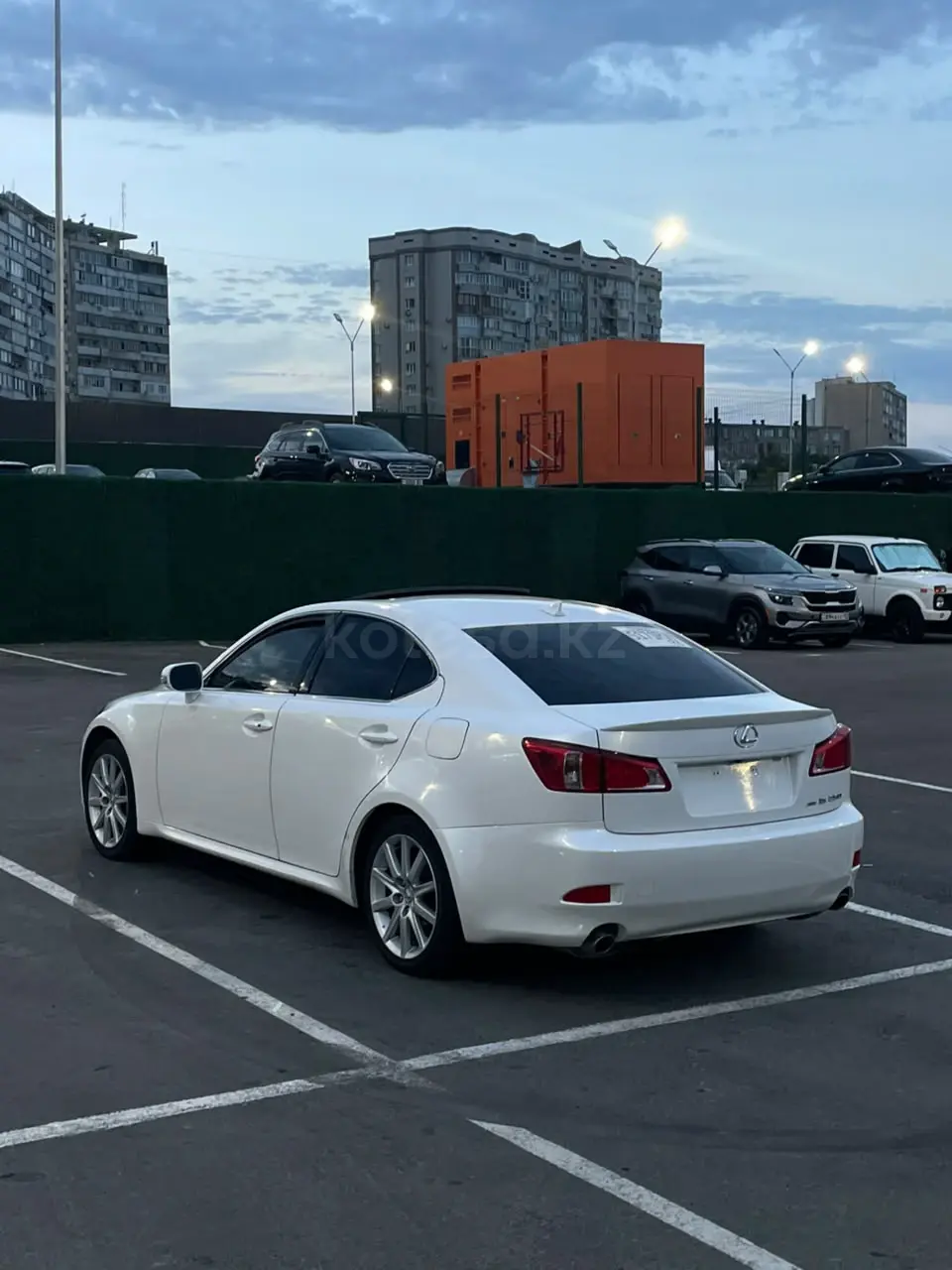 Lexus is-250, 2012