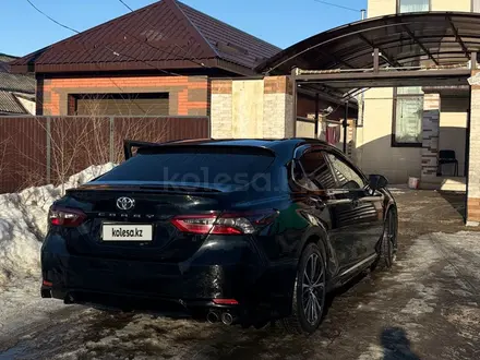 Toyota Camry 2019 года за 7 200 000 тг. в Уральск – фото 6
