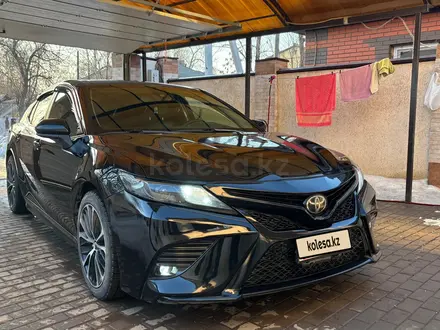 Toyota Camry 2019 года за 7 200 000 тг. в Уральск – фото 9
